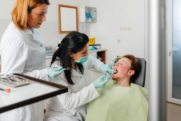 Best Tooth Infection Emergency Dentist  in Glenville, CT